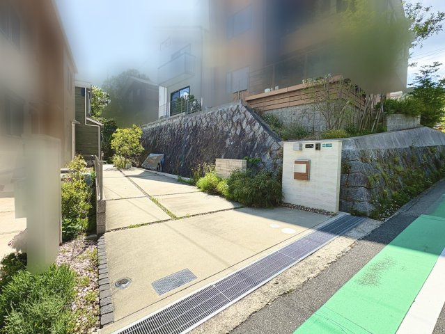 剣谷町戸建の前面道路含む現地写真|前面道路含む現地写真です