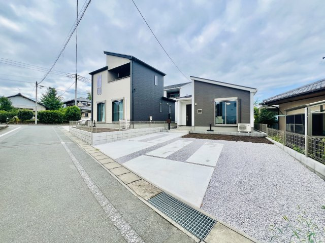 高崎市石原町の前面道路含む現地写真|車の通りも少なく駐車も楽々♪