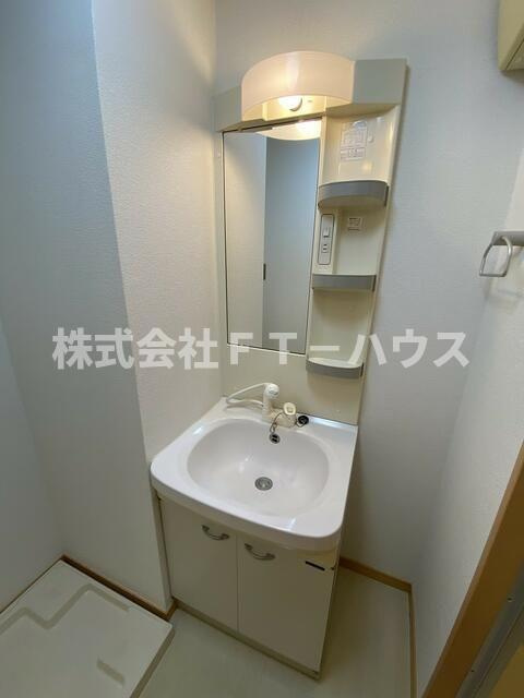 国府台三番館の独立洗面台