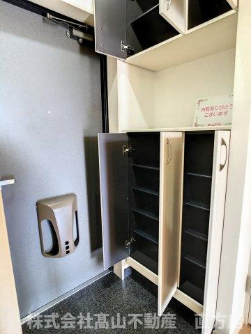 グリーンヒルズの玄関