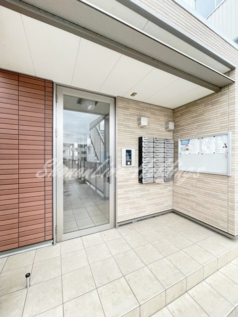 大和市代官１丁目のアパートのエントランス