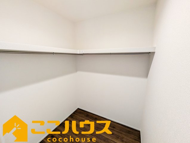 豊見城市豊見城　リーブルガーデン　新築戸建て　全4棟　1号棟の収納|大容量のウォークインクローゼット
