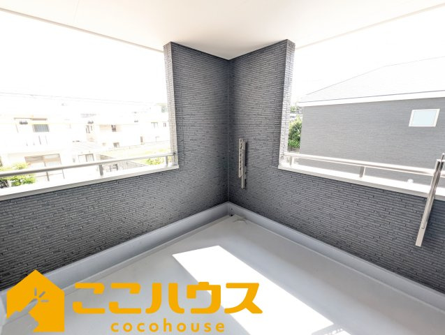 豊見城市豊見城　リーブルガーデン　新築戸建て　全4棟　1号棟のバルコニー|急な雨でも安心のインナーバルコニー
