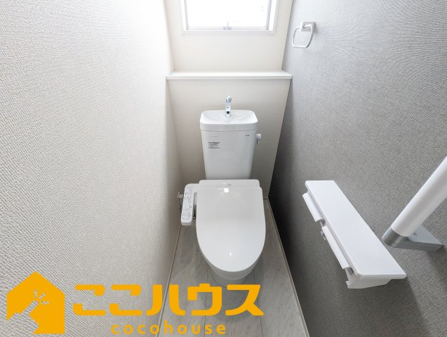 豊見城市豊見城　リーブルガーデン　新築戸建て　全4棟　1号棟のトイレ|2階トイレ
