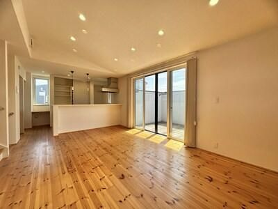 おおたかの森東3丁目戸建の居間・リビング