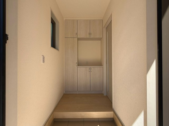 新築戸建て　清水町徳倉３期　全２棟　１号棟の玄関