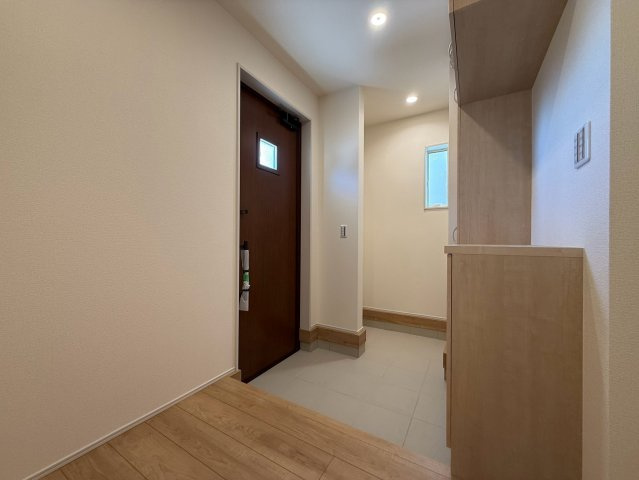 沼津市東間門　全3棟　2号棟の玄関