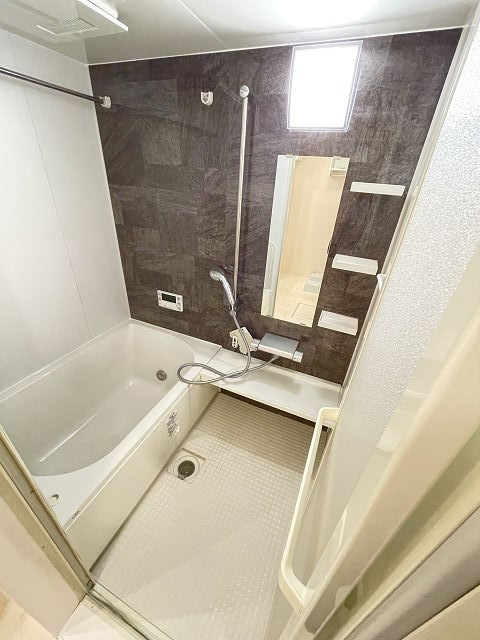 尼崎市杭瀬南新町４丁目のアパートの浴室