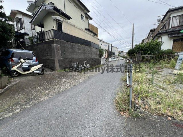 ◎茅ヶ崎市本村5丁目　売地　2区画の前面道路含む現地写真