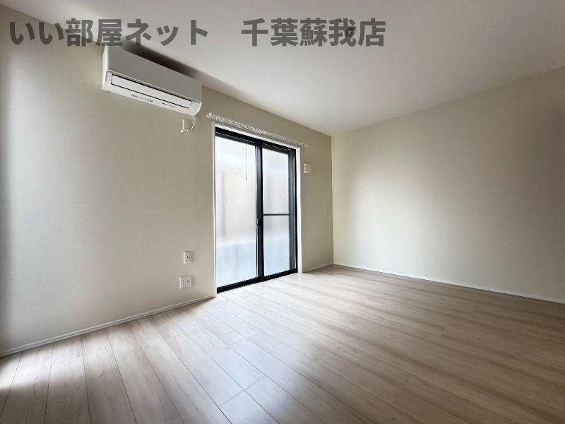 リヴェール寒川の洋室