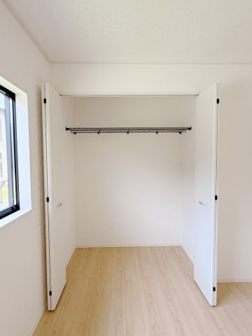加須市下高柳第3　全3棟　2号棟の収納|上段には季節ものや、使用頻度の低いものなどの収納に！