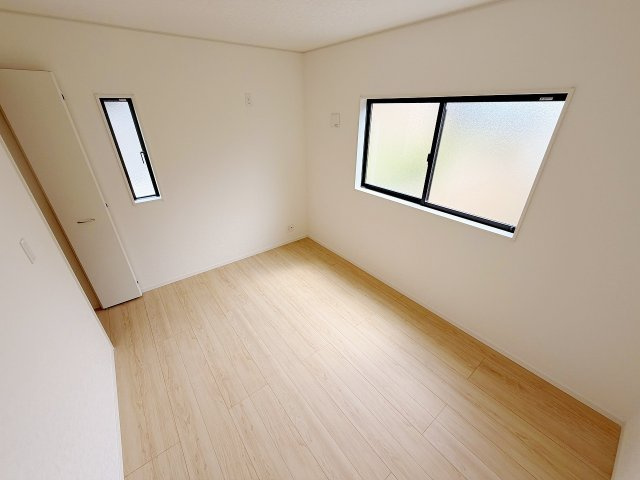 加須市下高柳第3　全3棟　2号棟の洋室|プライバシーに配慮したお部屋です！