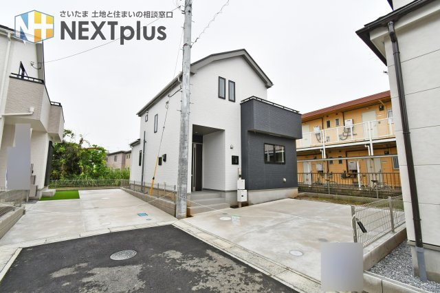 蓮田市黒浜2343番　全５棟の前面道路含む現地写真