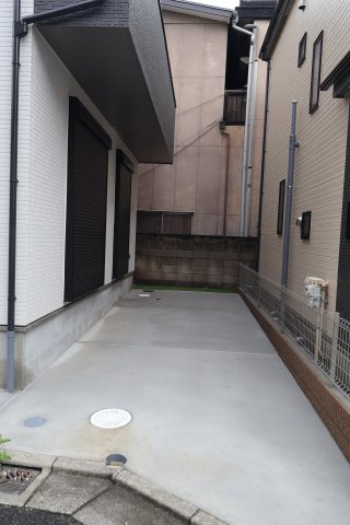 《仲介手数料無料》南区松本１丁目24-7新築一戸建てハートフルタウンの駐車場