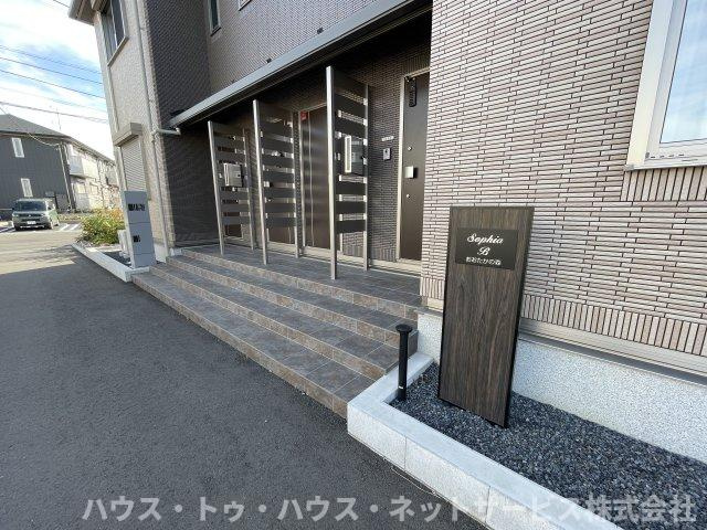 ソフィアおおたかの森Bのエントランス