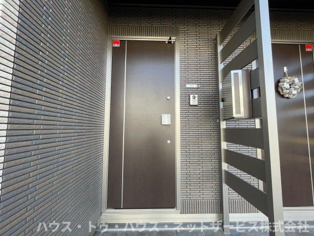 ソフィアおおたかの森Bの玄関