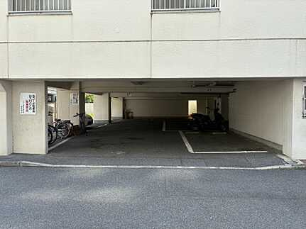 コープ野村二葉の里の駐車場