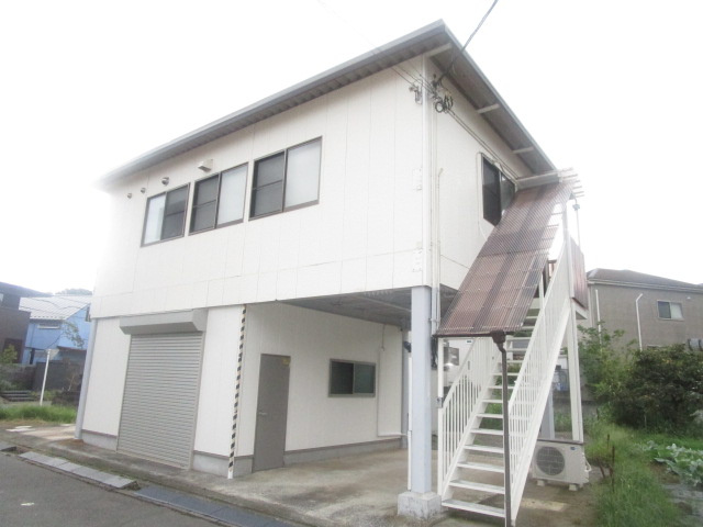 町田市三輪町の倉庫