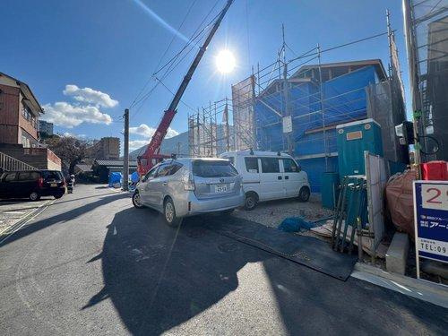 上二十町２期Y4号棟の前面道路含む現地写真