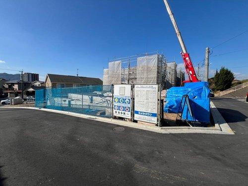 上二十町２期Y4号棟の前面道路含む現地写真