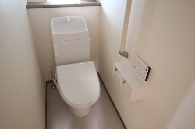 《仲介手数料無料》南区松本１丁目24-7新築一戸建てハートフルタウンのトイレ