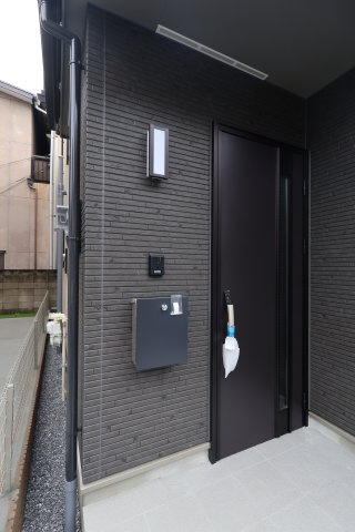 《仲介手数料無料》南区松本１丁目24-7新築一戸建てハートフルタウンの玄関
