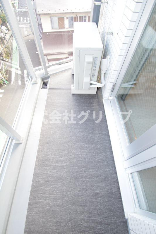 Log横浜駅東のバルコニー