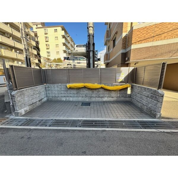 リベール東灘青木の駐車場