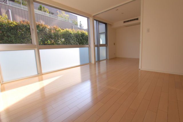 プライムアーバン市谷仲之町の居間・リビング|別室参考写真