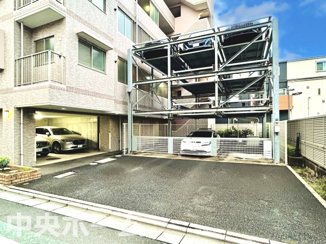 アーバンキャッスル立石3ステージの駐車場|【敷地内駐車場】最新の空き状況や費用などの詳細は担当スタッフまでお問い合わせください。