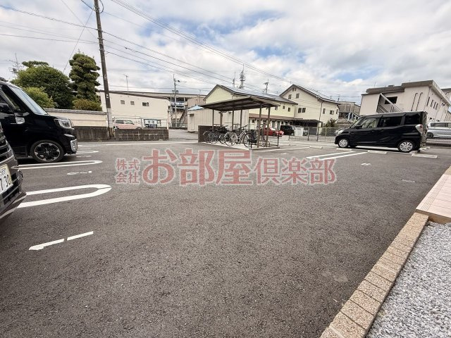 ラ・ルーチェ宮の陣駅前の駐車場|駐車場があります