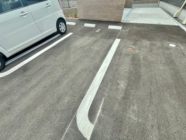 プラシードの駐車場