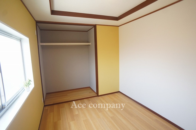 【子供部屋】 | 東大阪市御厨東2丁目 | 【3階：西側洋室6帖】オープンクローク完備です♪