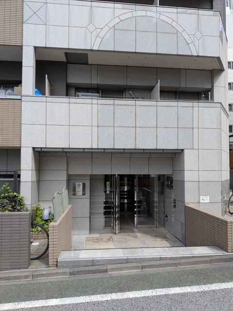 パレステュディオ赤坂のエントランス