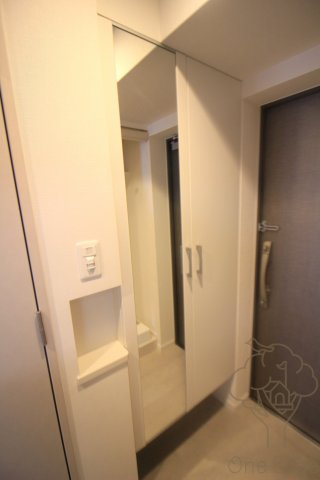 スプランディッド十三本町の玄関