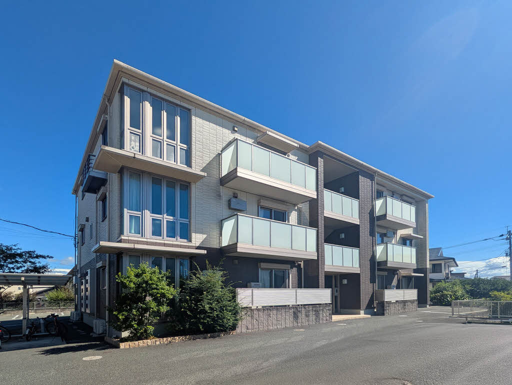 クレールガーデン小山の外観