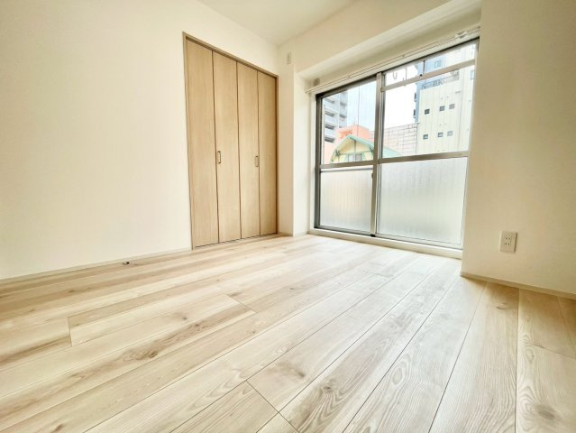 巣鴨第2SYマンションの洋室|2026.09.13撮影

現地ご見学希望・資料請求などお気軽にお問い合わせ下さい！
03-5990-5201