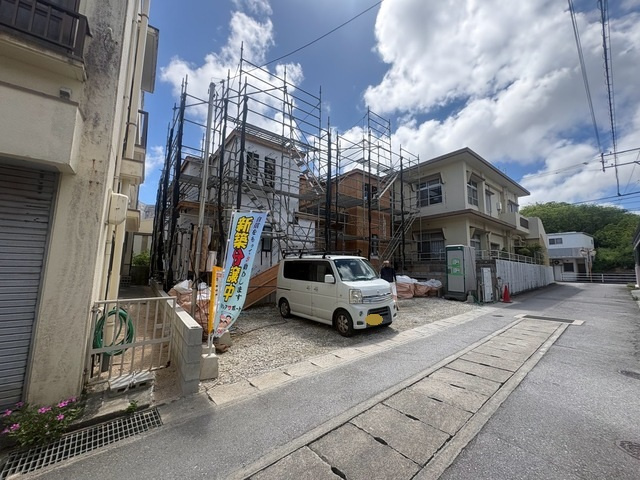 南風原町宮平（全2棟）の前面道路含む現地写真|※北側4m公道♪