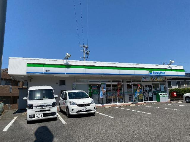 ネオ・ハイツの周辺|ファミリーマート明和店まで704ｍ