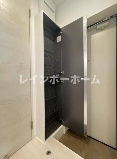 コンフォール新小岩の玄関