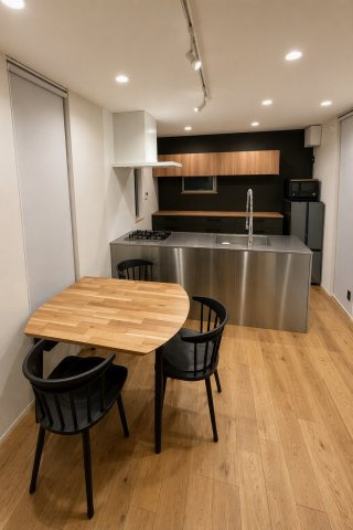 東新小岩３階建て一軒家の居間・リビング