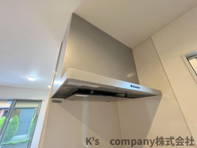 ◎茅ヶ崎市中島　中古戸建のキッチン|お手入れのしやすいスリムタイプのレンジフード☆