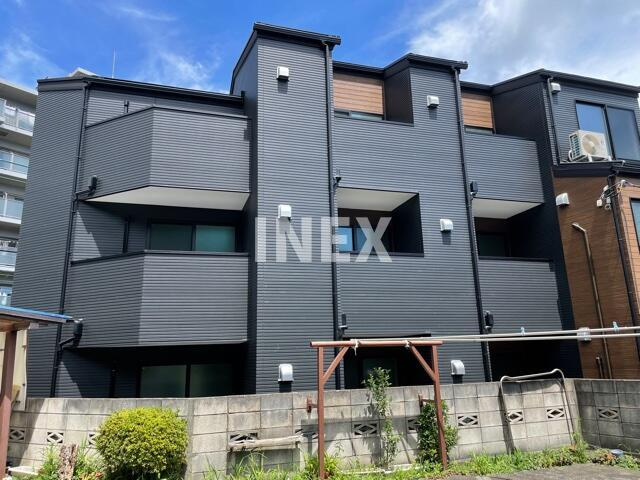 横浜市磯子区森４丁目のアパートの外観