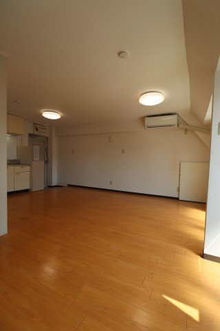 土屋マンションの寝室|落ち着いて過ごせるお部屋なので、寝室にいかがでしょうか