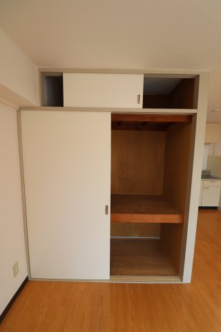 土屋マンションの収納|こまごまとしたものを収納できそうですね