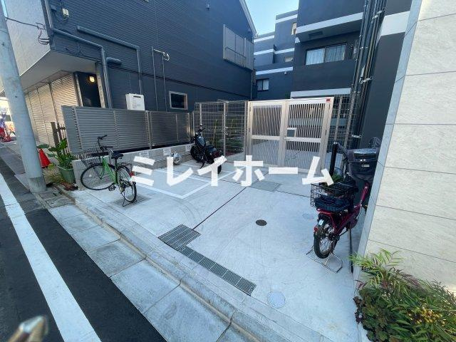 ドゥーエ梅屋敷のその他共用部分|同建物内、別のお部屋の参考写真になります。