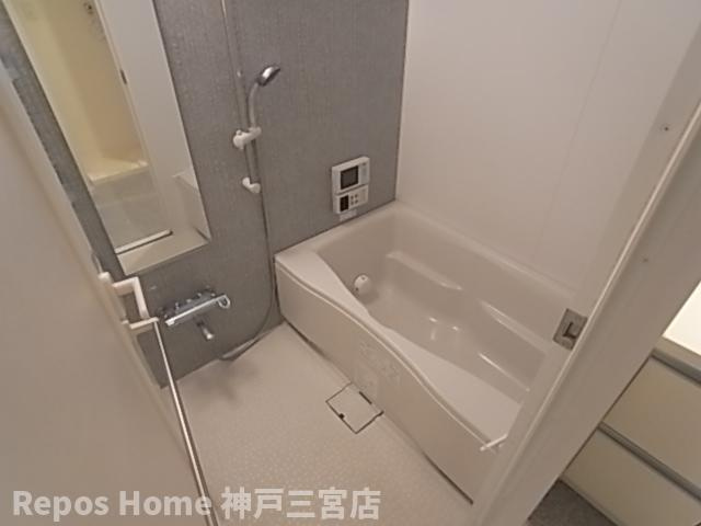 プレジール三ノ宮Ⅱの浴室