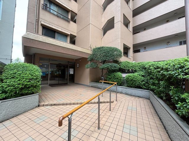 浜町グランドハイツのエントランス