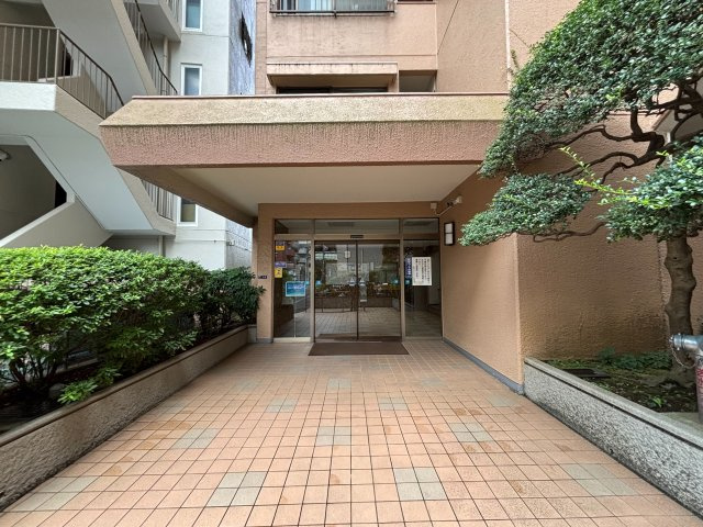 浜町グランドハイツのエントランス
