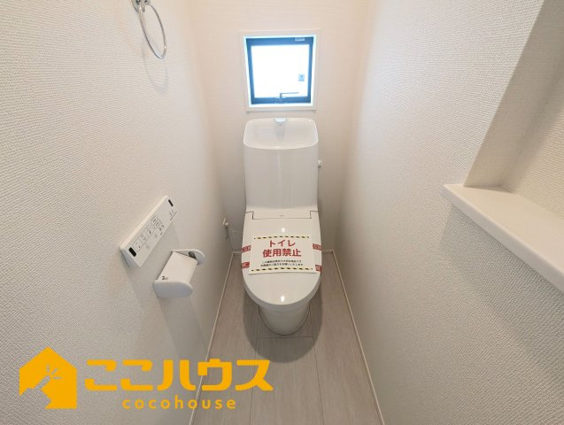 糸満市西崎　グラファーレ　新築戸建て　全2棟　1号棟のトイレ|2階トイレ
